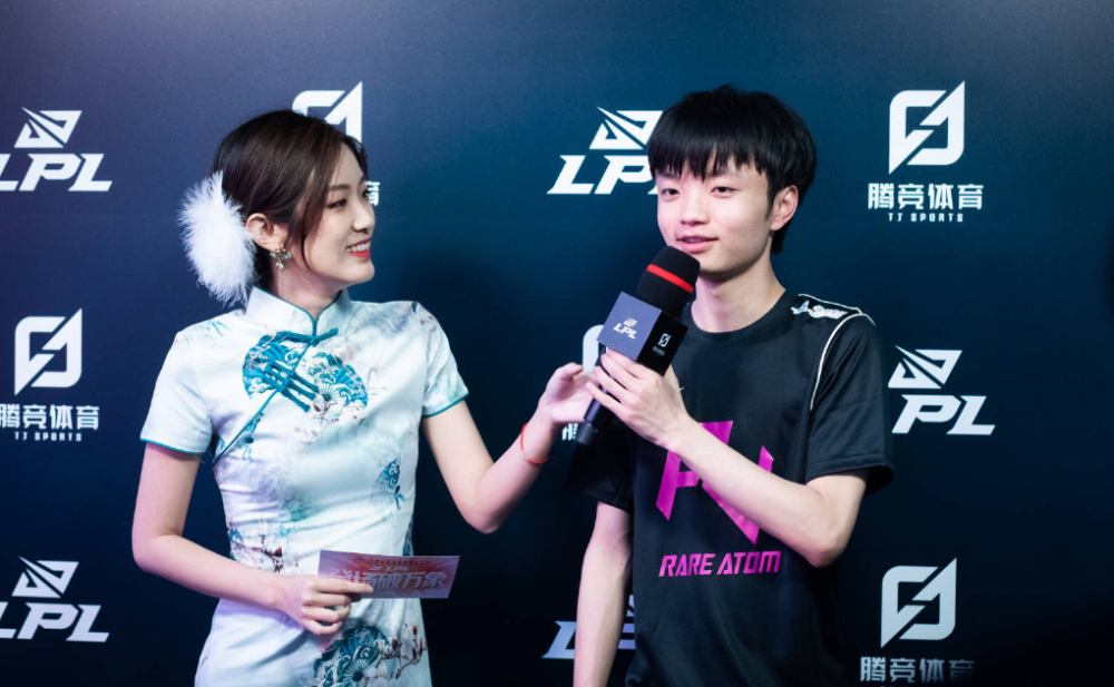 间点燃了整 间点燃了整